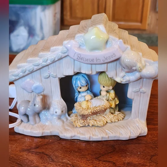 Precious Moments Come Let Us Adore Him Porcelain Lighted Creche Nativity Scene